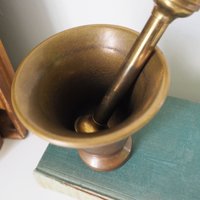 Vintage brass mortar and pestle | Heavy brass mortar | Vintage brass and copper mortar | Vintage mortar and pestle | Vintage kitchenware