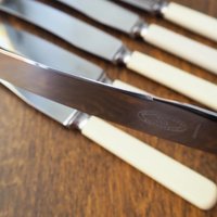 Set of six vintage knives | Sheffield knives | Vintage stainless steel knives | Vintage knife set | Atkinson Brothers knives | Bakelite