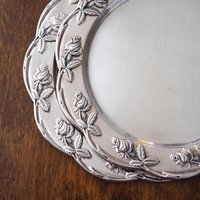 Set of two vintage alpacca silver plates | Alpacca silver platters | Vintage silver plates | Alpacca plate with roses | Floral silver plates