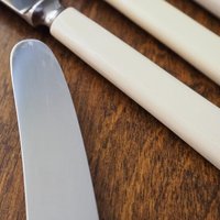 Set of six vintage knives | Sheffield knives | Vintage stainless steel knives | Vintage knife set | Atkinson Brothers knives | Bakelite