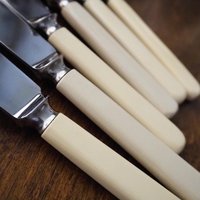 Set of six vintage knives | Sheffield knives | Vintage stainless steel knives | Vintage knife set | Atkinson Brothers knives | Bakelite