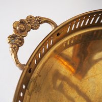 Vintage brass tray | Small brass tray with handles | Round brass tray | Round vintage brass tray with handles | Brass serving tray