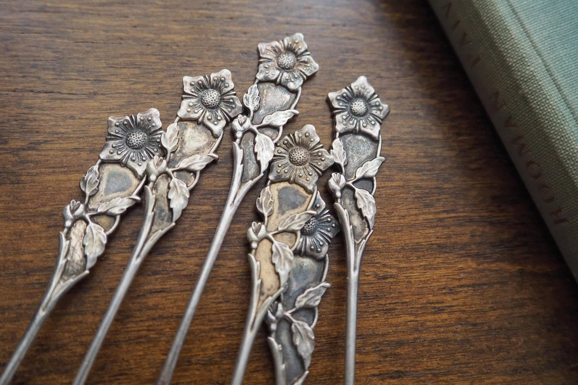 Set of six small vintage teaspoons | Vintage alpacca silver coffee spoons | Matching spoons | Floral teaspoon set | Vintage alpacca spoons