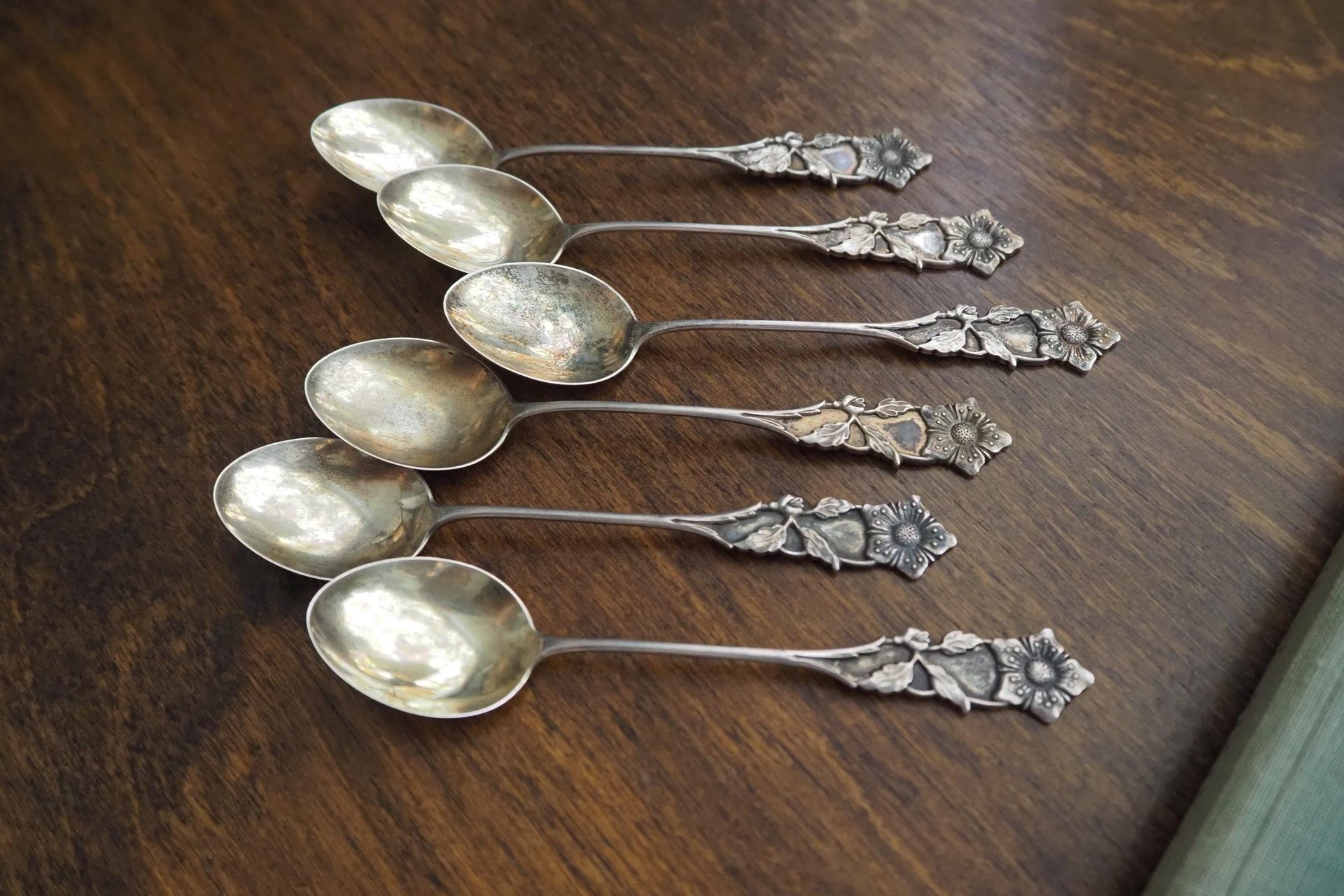 Set of six small vintage teaspoons | Vintage alpacca silver coffee spoons | Matching spoons | Floral teaspoon set | Vintage alpacca spoons