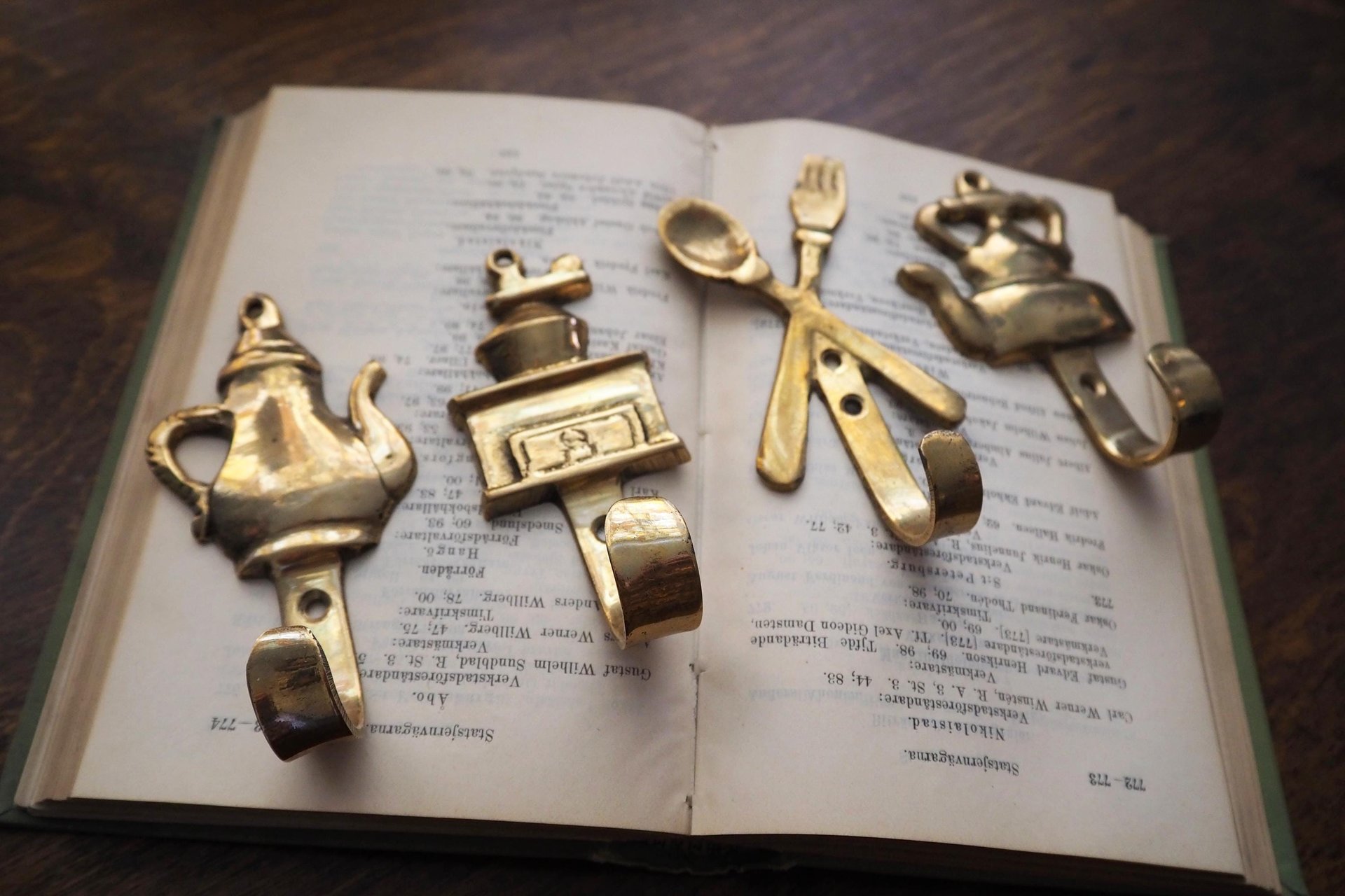 Vintage brass wall hooks | Set of four brass wall hooks | Small brass wall hooks | Kitchen wall hooks | Mismatched brass wall hooks
