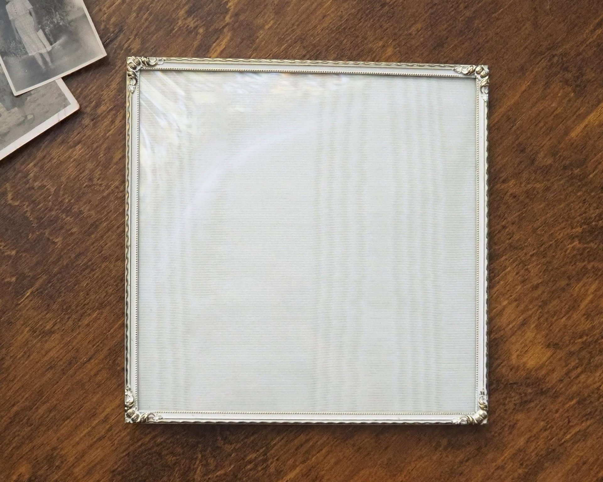 Vintage brass photo frame 20x20 cm | Ornate brass frame | Vintage photo frame | Brass picture frame | Vintage brass and white picture frame