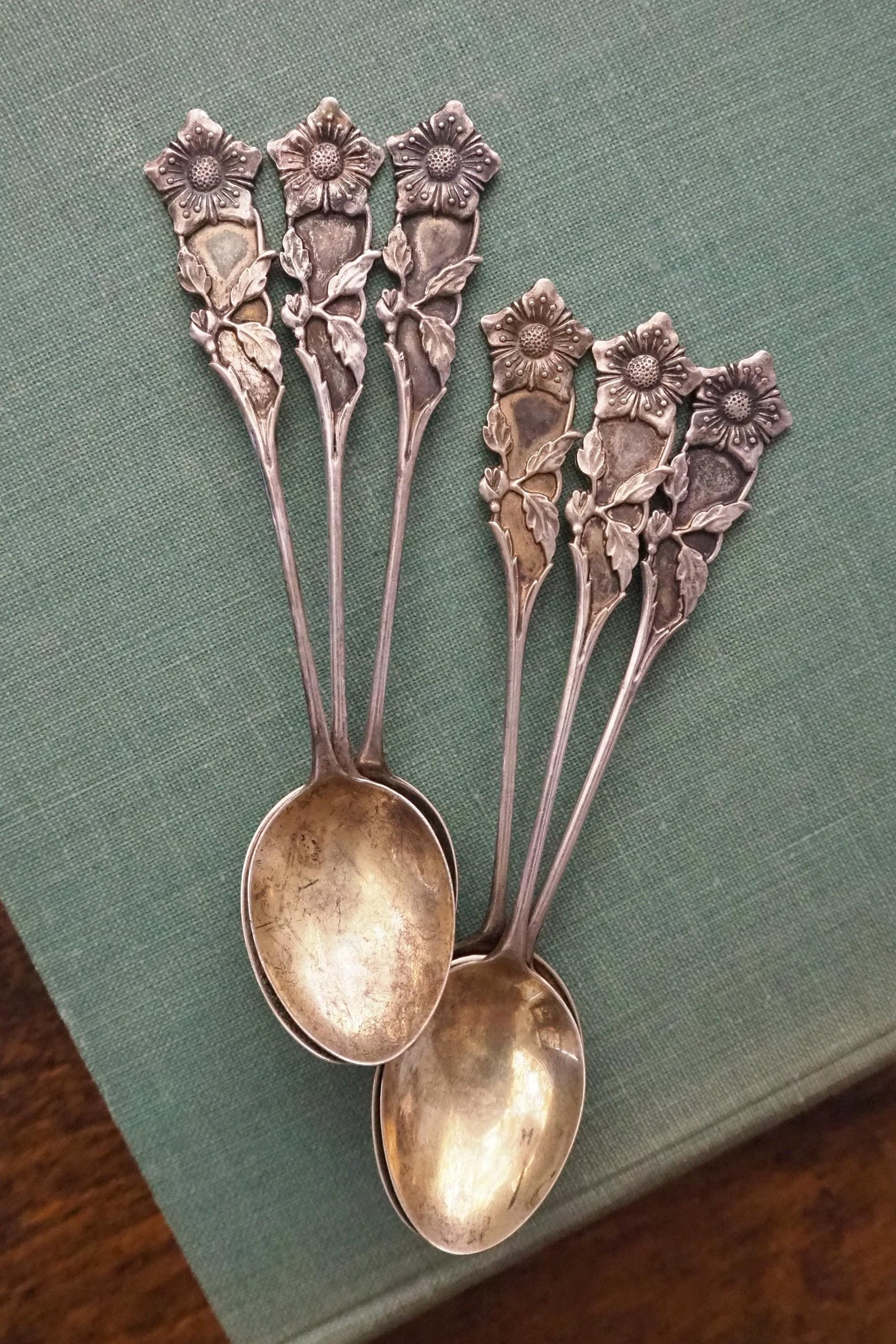 Set of six small vintage teaspoons | Vintage alpacca silver coffee spoons | Matching spoons | Floral teaspoon set | Vintage alpacca spoons