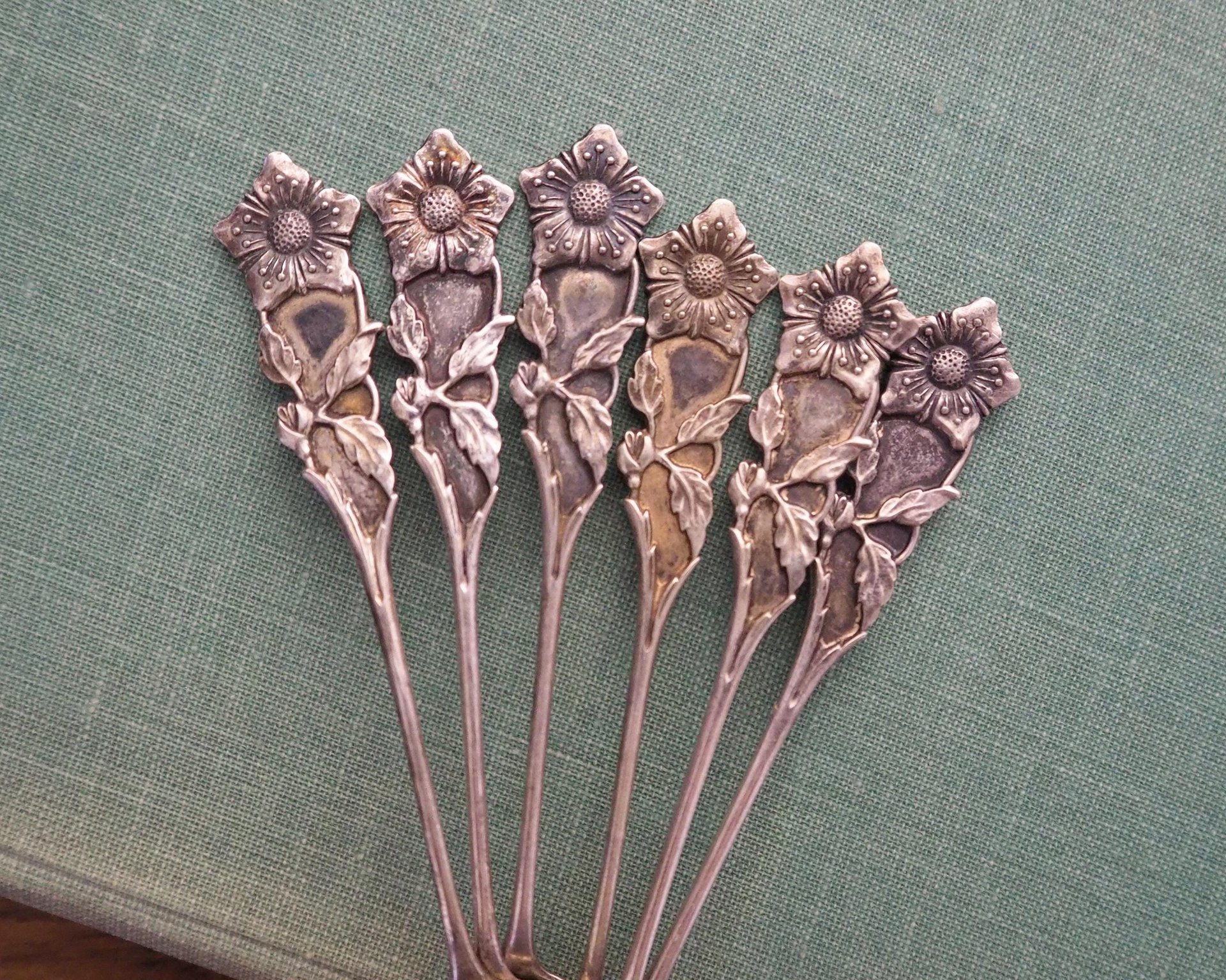 Set of six small vintage teaspoons | Vintage alpacca silver coffee spoons | Matching spoons | Floral teaspoon set | Vintage alpacca spoons
