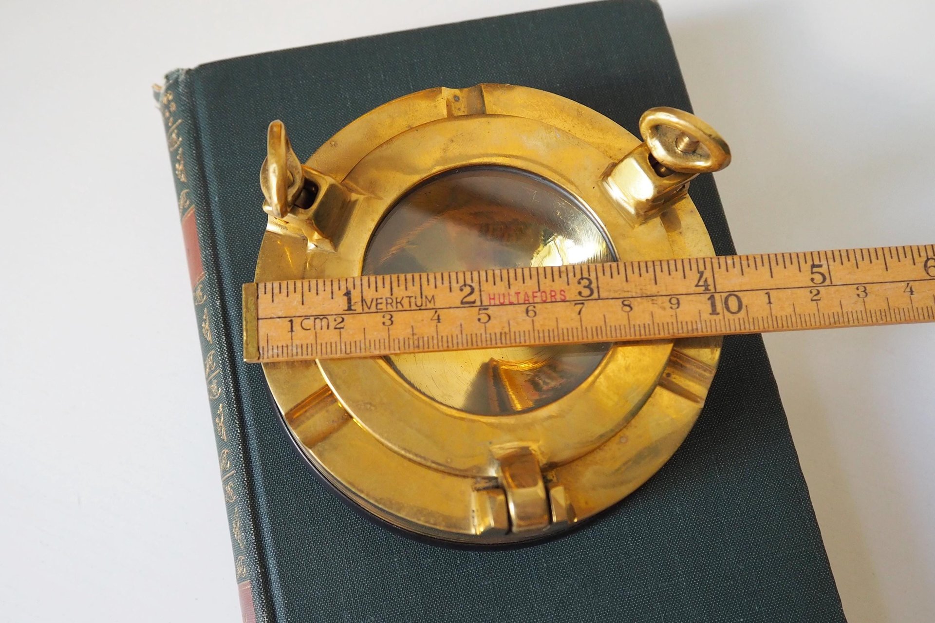 Vintage solid brass ashtray | Ship's porthole ashtray | Nautical ashtray | Lidded ship ashtray | Nautical decor | Glass lid brass ashtray