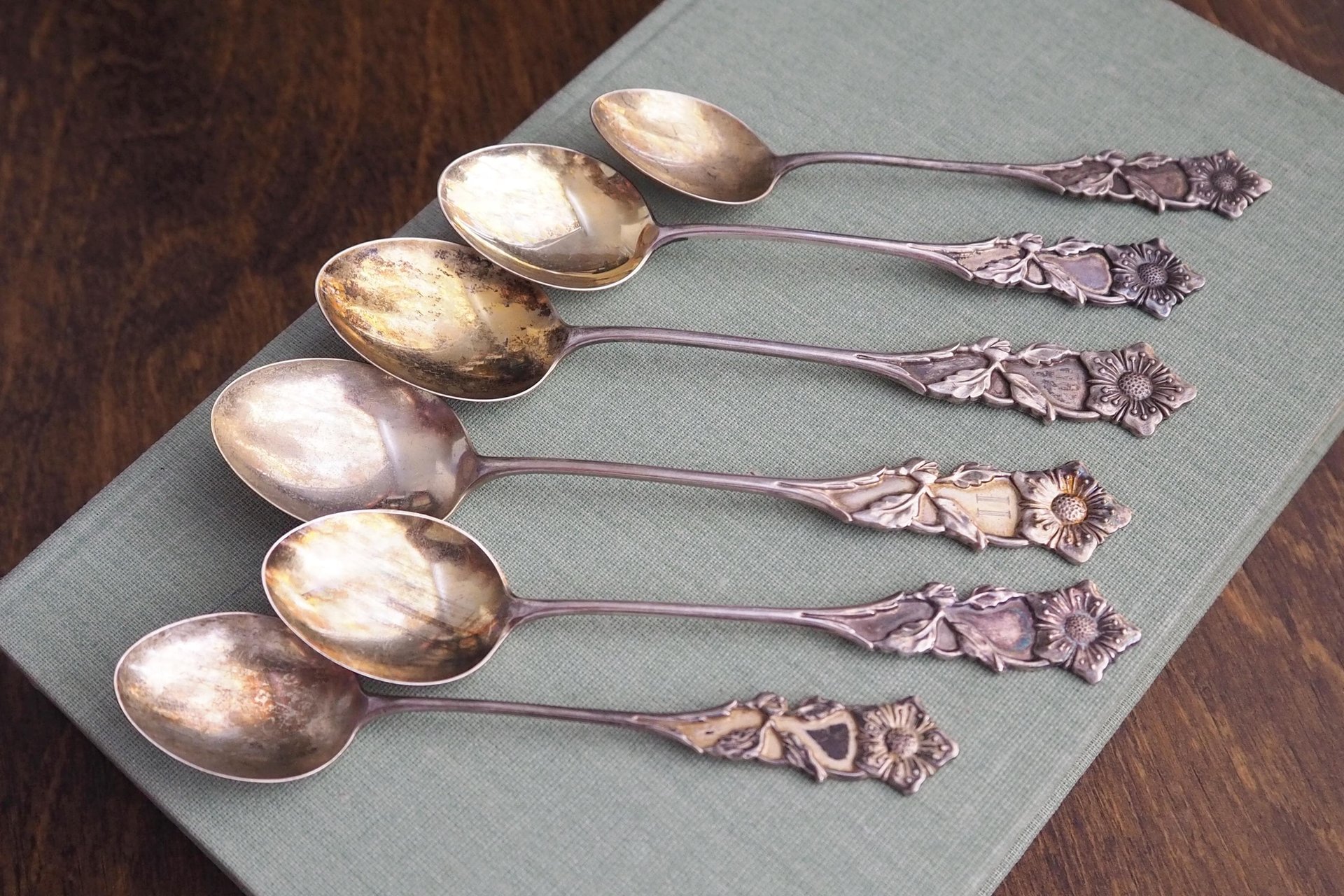 Vintage spoon set | Small alpacca silver spoons | Mismatched spoons | Vintage alpacca silver spoons | Small teaspoons | Floral teaspoon set