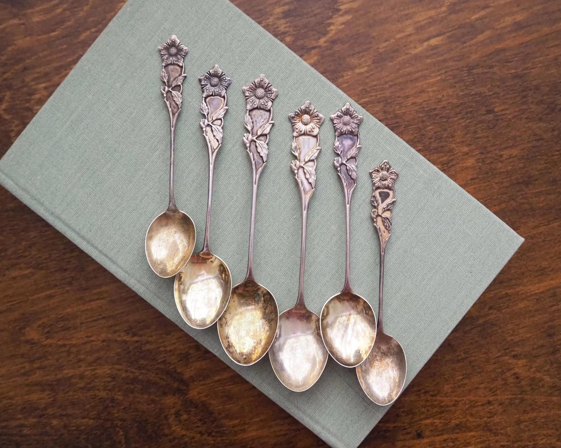 Vintage spoon set | Small alpacca silver spoons | Mismatched spoons | Vintage alpacca silver spoons | Small teaspoons | Floral teaspoon set