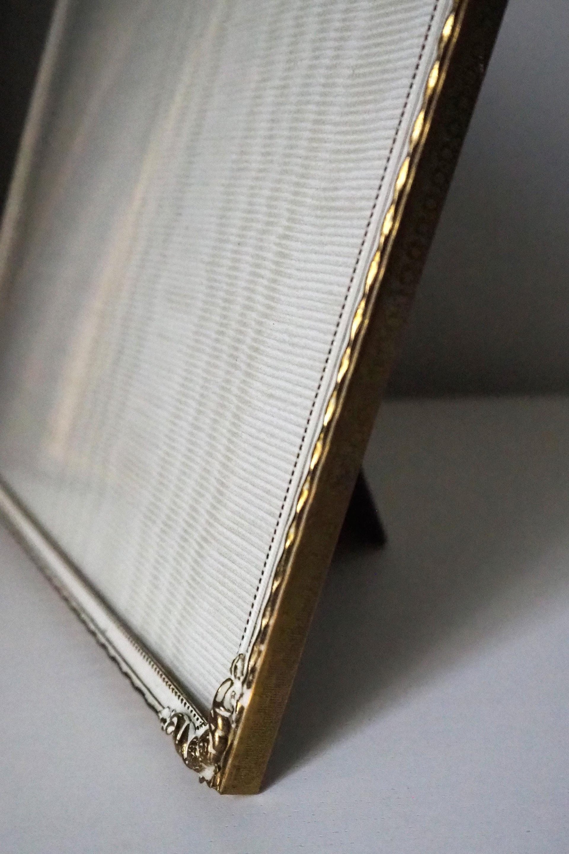 Vintage brass photo frame 20x20 cm | Ornate brass frame | Vintage photo frame | Brass picture frame | Vintage brass and white picture frame