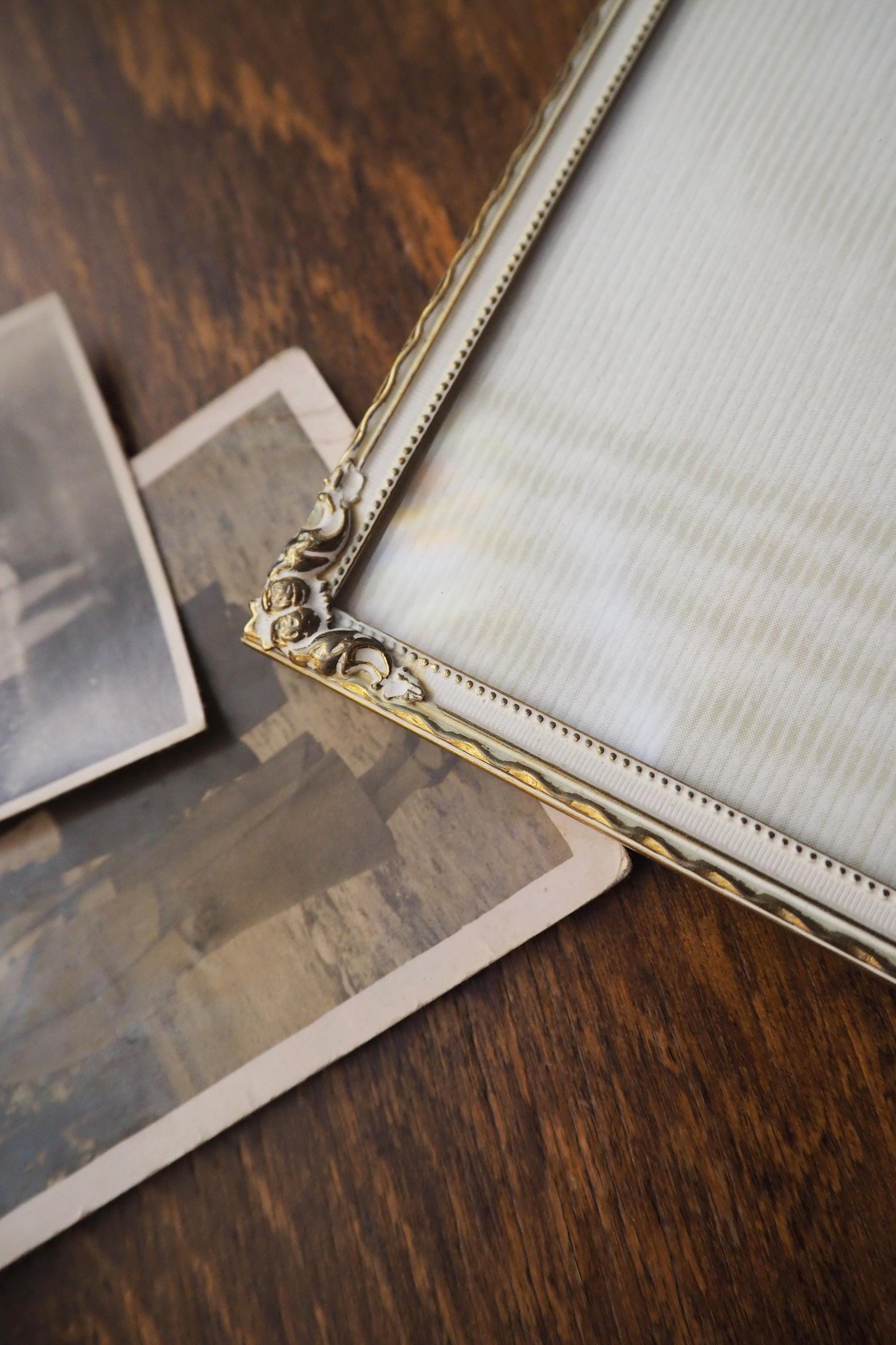 Vintage brass photo frame 20x20 cm | Ornate brass frame | Vintage photo frame | Brass picture frame | Vintage brass and white picture frame
