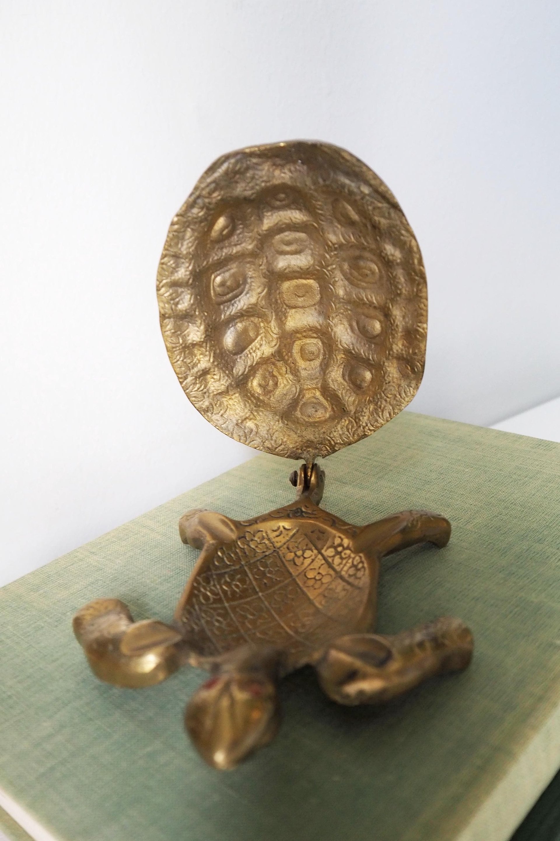 Vintage brass ashtray | Vintage turtle ashtray | Ashtray with lid | Brass turtle ashtray with lid | Vintage brass turtle ashtray