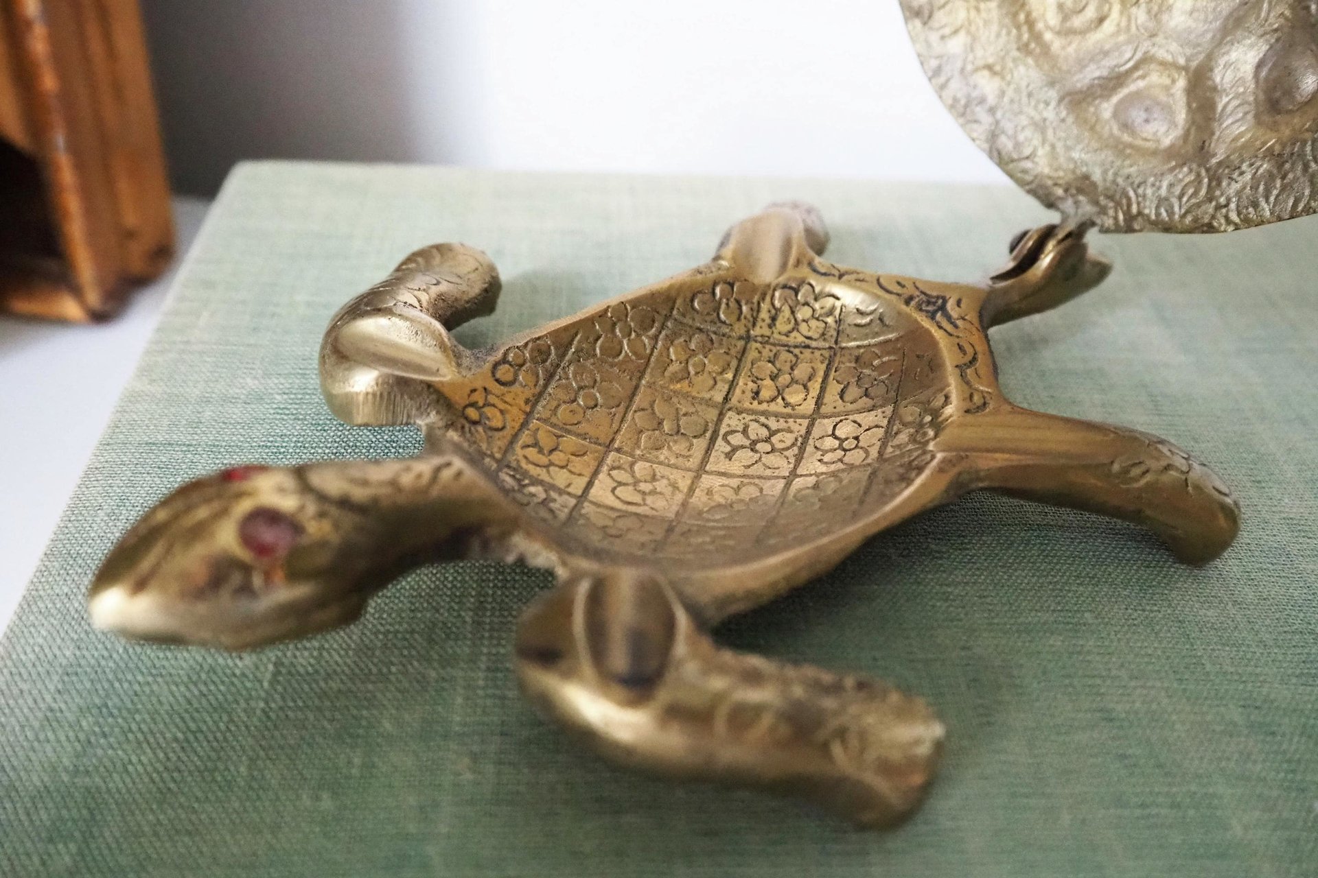 Vintage brass ashtray | Vintage turtle ashtray | Ashtray with lid | Brass turtle ashtray with lid | Vintage brass turtle ashtray