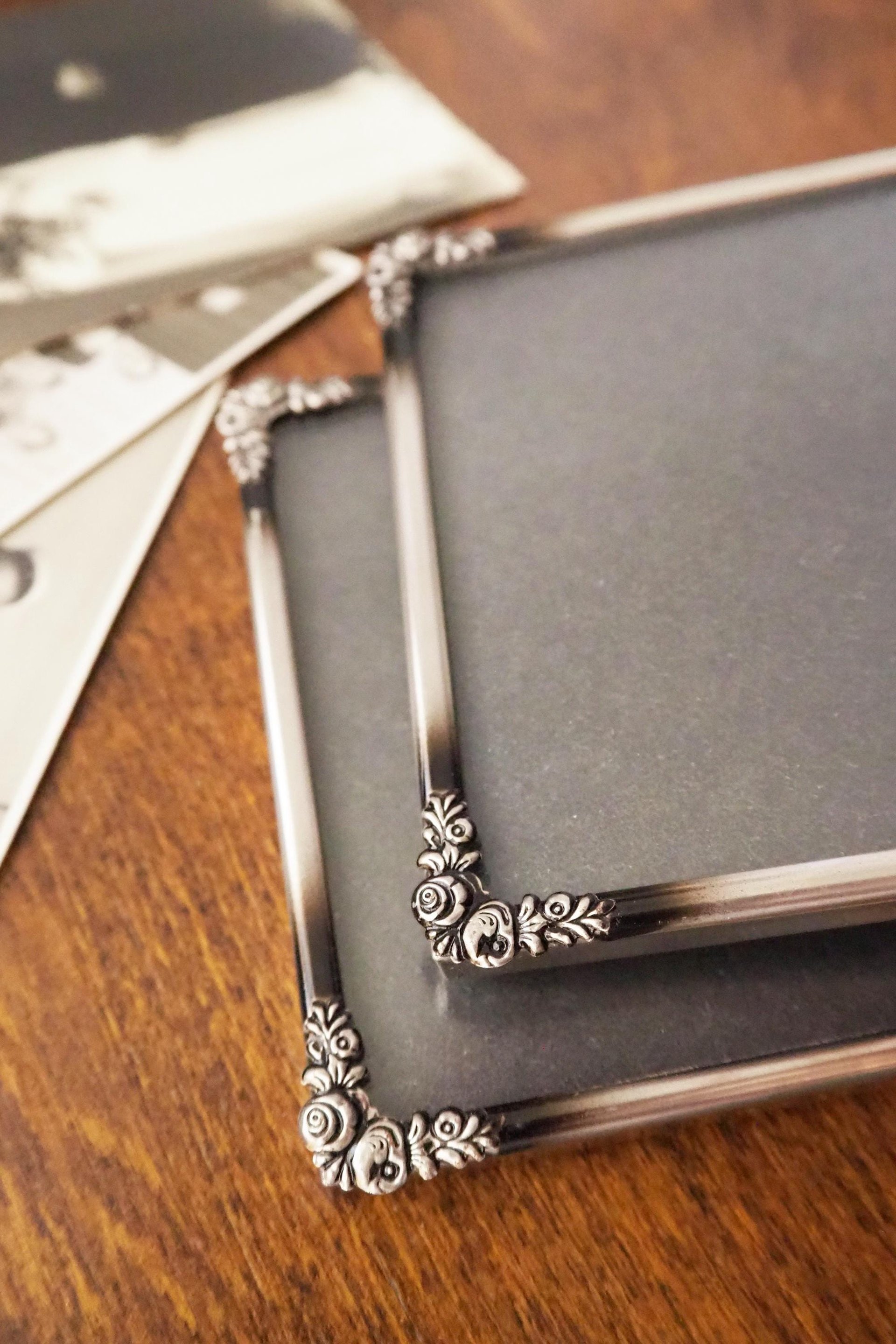 Set of two vintage silver plated photo frames | Small silver plated photo frames | Vintage picture frames | Matching frames