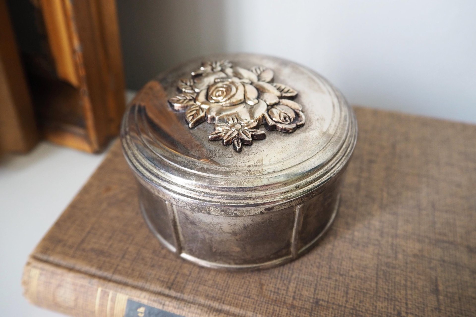Vintage jewelry box | Vintage floral trinket box | Floral jewellery box | Vintage jewellery box | Silver plated jewellery box