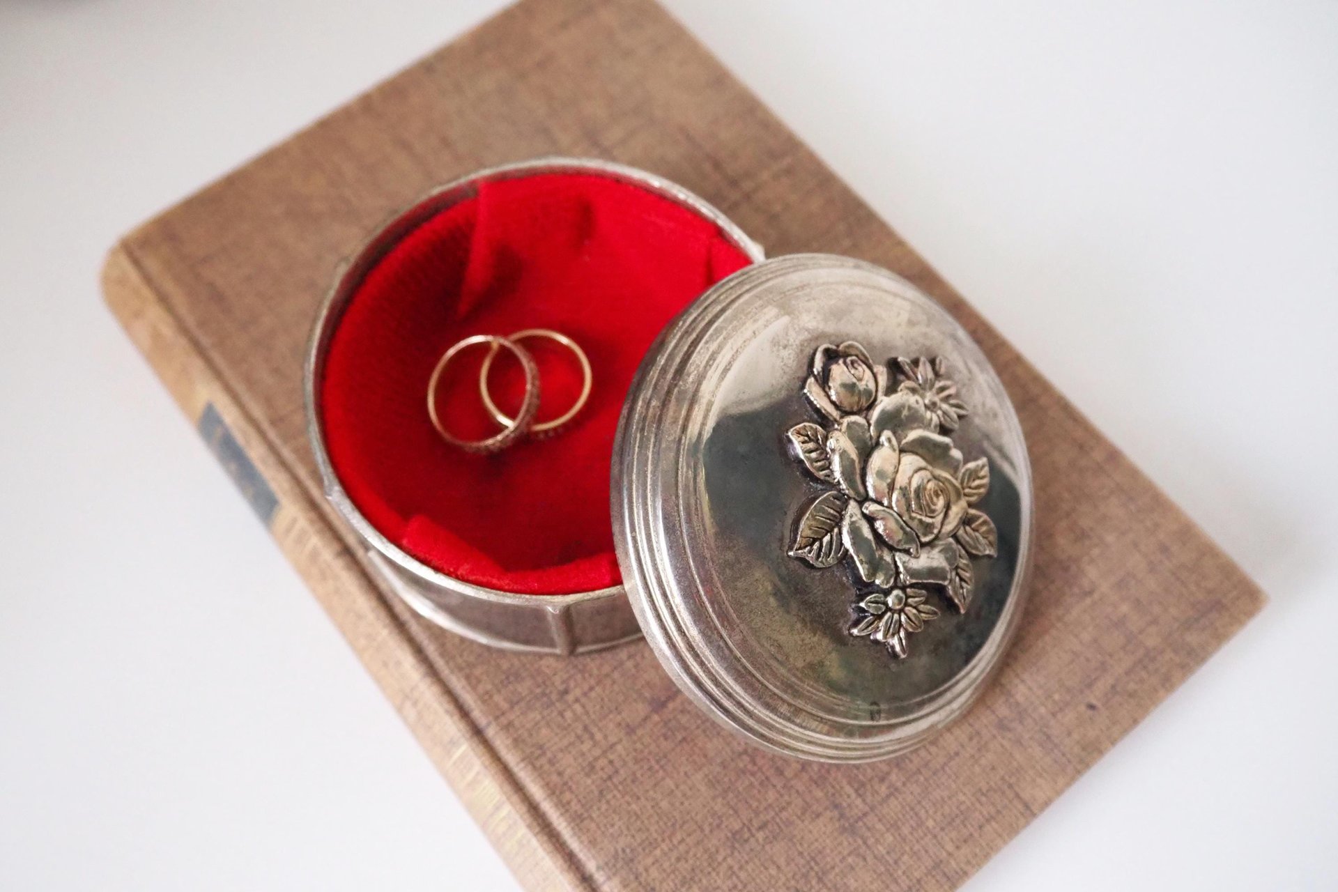 Vintage jewelry box | Vintage floral trinket box | Floral jewellery box | Vintage jewellery box | Silver plated jewellery box