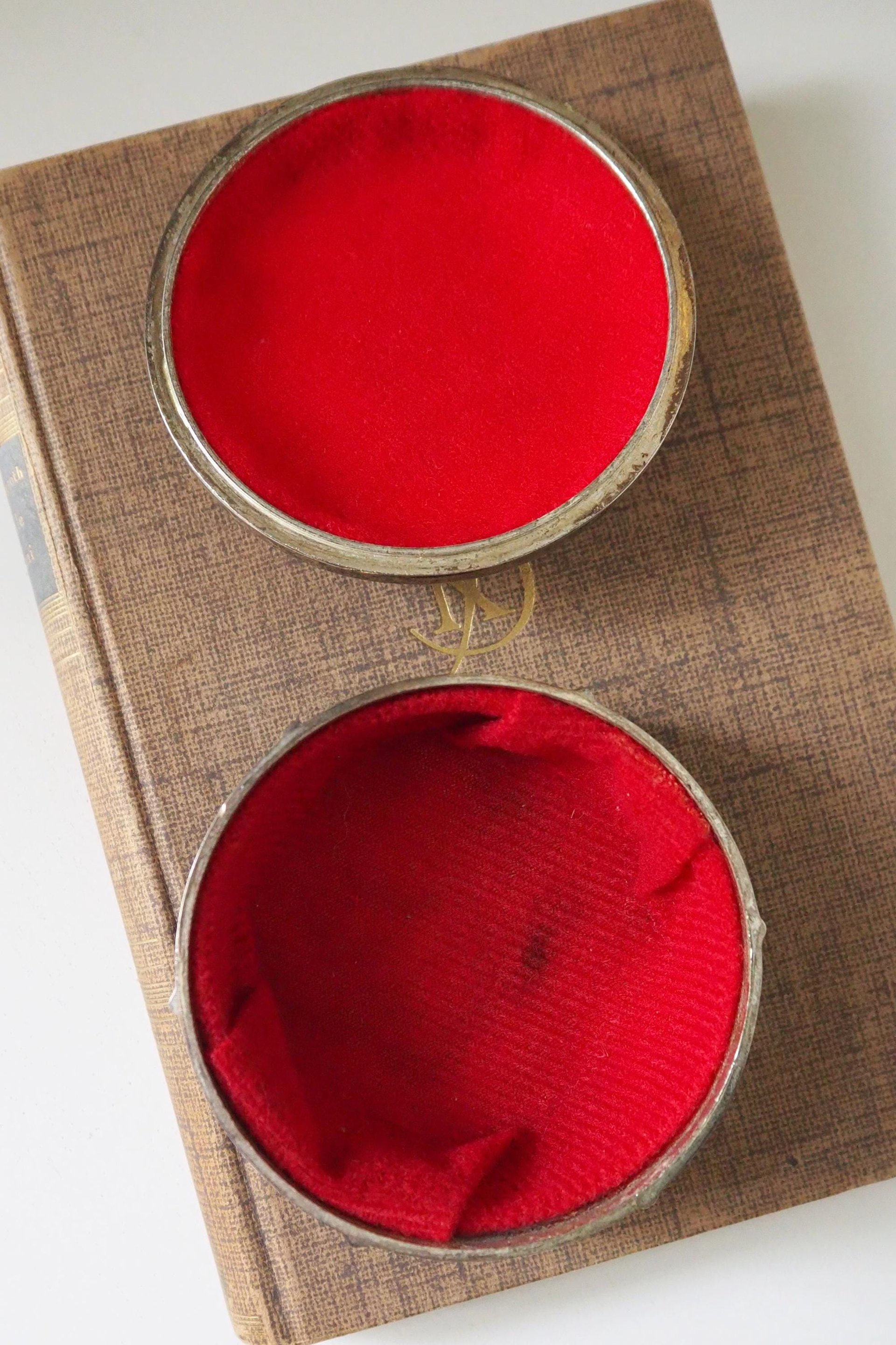Vintage jewelry box | Vintage floral trinket box | Floral jewellery box | Vintage jewellery box | Silver plated jewellery box