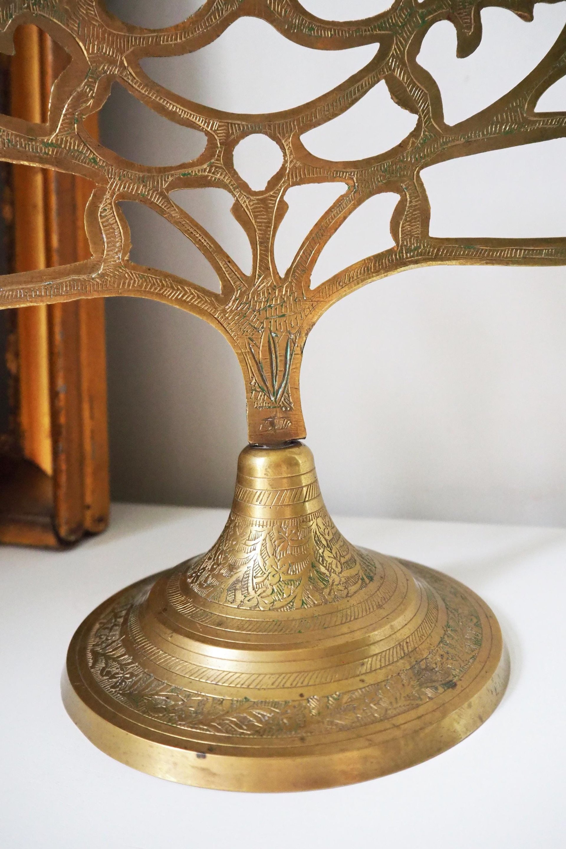 Vintage brass candelabrum | Brass candelabra | Seven arm brass candlestick holder | Etched brass candelabrum | Made in India