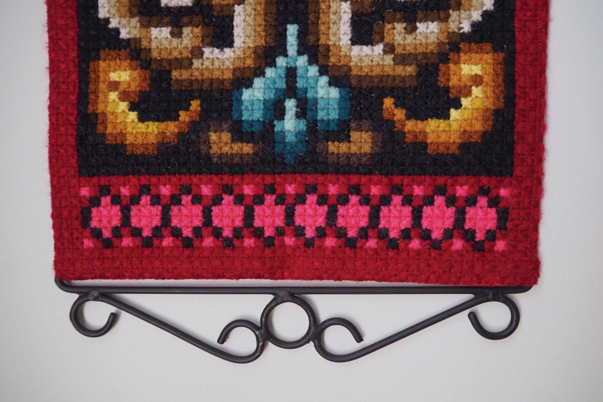 Vintage wall hanging | Scandinavian wall hanging | Traditional wall tapestry | Retro wall hanging | Made in Finland