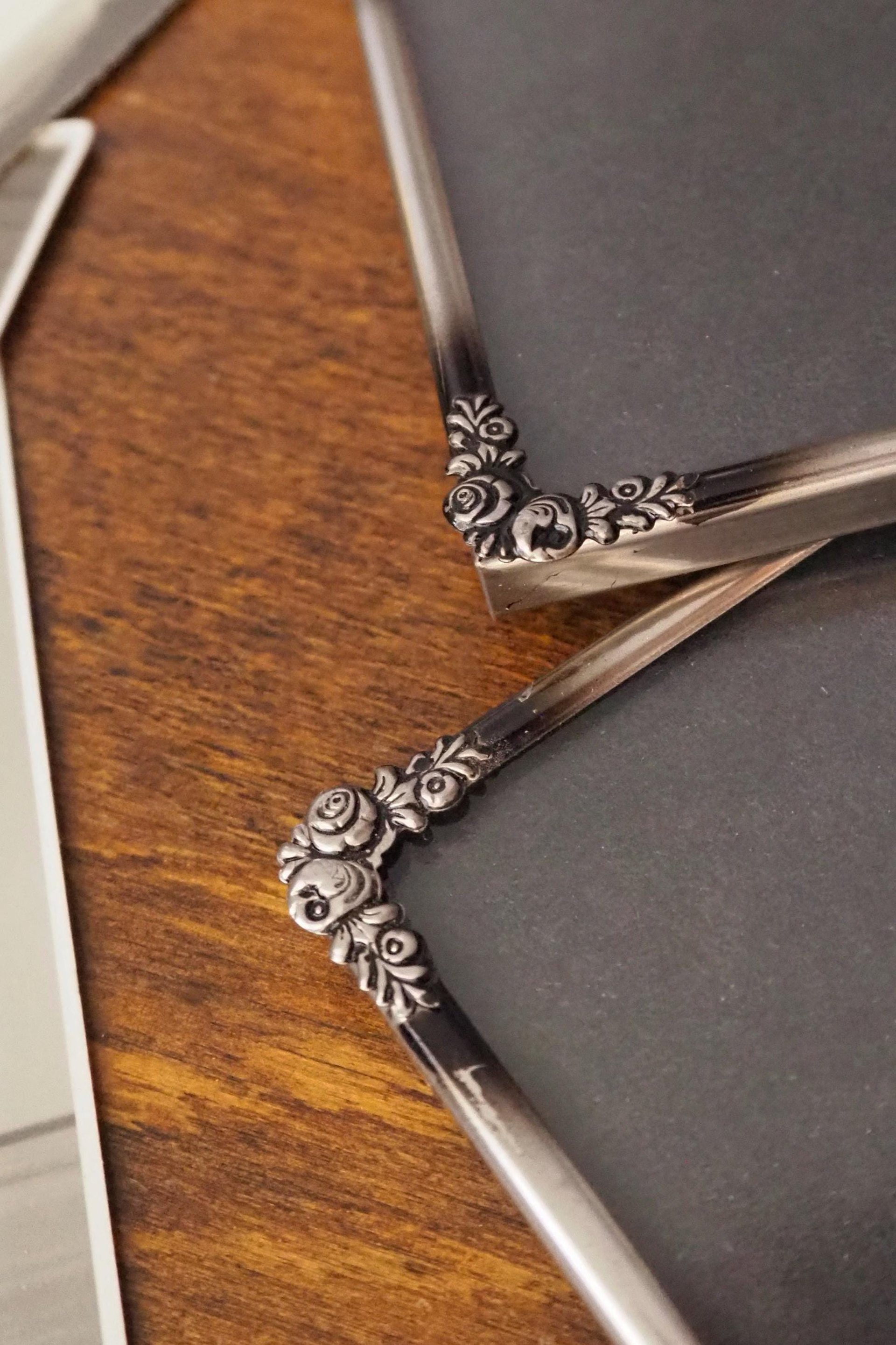 Set of two vintage silver plated photo frames | Small silver plated photo frames | Vintage picture frames | Matching frames