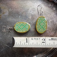 Vintage earrings | Green handpainted earrings | Ceramic dangle earrings