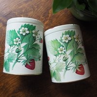 Set of two vintage tin containers | Strawberry tin boxes | Vintage storage box | Round tin containers | Vintage storage tins