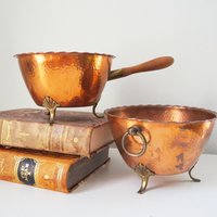 Set of two vintage copper planters | Vintage planters | Footed copper planters | Copper planter with handle | Hammered copper planters
