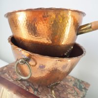 Set of two vintage copper planters | Vintage planters | Footed copper planters | Copper planter with handle | Hammered copper planters
