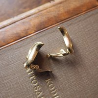 Vintage clip-on earrings | Gold tone clip-on earrings | Vintage gold tone earrings | Clip-on earrings