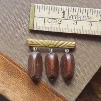 Vintage brooch |  Vintage brass and wood brooch | Wooden brooch | Vintage brass brooch