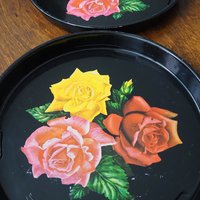 Set of two vintage trays | Vintage rose trays | Vintage floral metal serving tray | Retro trays