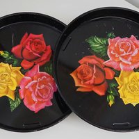 Set of two vintage trays | Vintage rose trays | Vintage floral metal serving tray | Retro trays