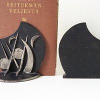 Vintage bookends | Vintage cast iron bookends | Pair of black bookends | Vintage bookends moon