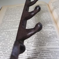 Vintage cast iron key rack | Small vintage key rack | Key shaped wall rack | Key shaped rack with three hooks | Vintage wall rack