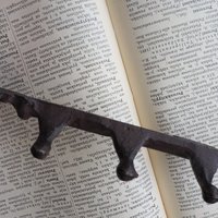 Vintage cast iron key rack | Small vintage key rack | Key shaped wall rack | Key shaped rack with three hooks | Vintage wall rack