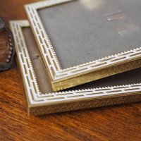 Set of two vintage brass photo frames | Brass and white photo frames 7x10 cm | Vintage Danish picture frames | Vintage frame set