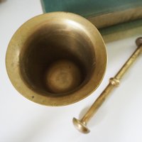 Vintage brass mortar and pestle | Heavy brass mortar | Vintage brass mortar | Brass mortar and pestle | Vintage kitchenware