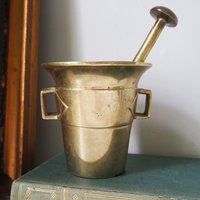 Vintage brass mortar and pestle | Heavy brass mortar | Vintage brass mortar | Brass mortar and pestle | Vintage kitchenware