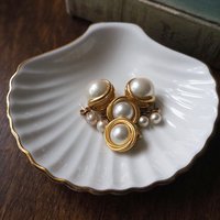 Vintage pearl earrings | Faux pearl earrings | Retro pearl earrings | Clip-on pearl earrings | Large pearl earrings