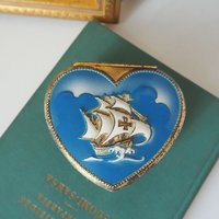 Vintage jewelry box | Heart shaped jewelry box | Vintage hinged trinket box | Small vintage jewelry box | Maritime jewelry box
