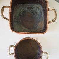 Set of two vintage copper planters | Mismatched copper planters | Round and rectangular copper planters | Vintage planters with handles