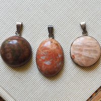Vintage pendants | Semi-precious stone pendants | Simple stone pendants | Vintage jewelry | Silver and stone pendants