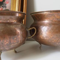 Set of two vintage copper planters | Mismatched copper planters | Round copper planters | Vintage planters with handles