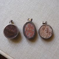 Vintage pendants | Semi-precious stone pendants | Simple stone pendants | Vintage jewelry | Silver and stone pendants