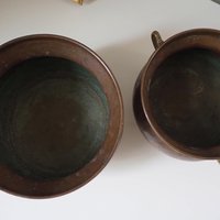 Set of two vintage copper planters | Mismatched copper planters | Round copper planters | Vintage planters with handles