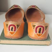 Vintage leather slippers | Embroidered leather slippers | Vintage leather slipper shoes | Indian slippers | Embroidered slippers | UK Size 4
