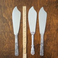 Vintage cake knives | Vintage silver tone cake knives  | Stainless steel cake knives | Ornate cake servers | Mismatched cake knives