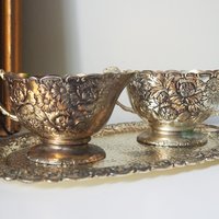 Vintage creamer and sugar bowl set | Vintage silver plated creamer and sugar set | Vintage creamer and sugar bowl set